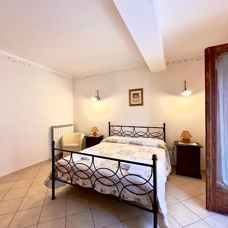 Il Ritrovo Delle Volpi Bed & Breakfast อาเจโรลา ภายนอก รูปภาพ
