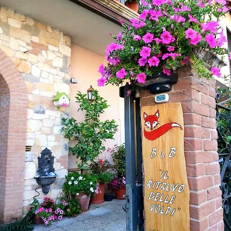Il Ritrovo Delle Volpi Bed & Breakfast อาเจโรลา ภายนอก รูปภาพ