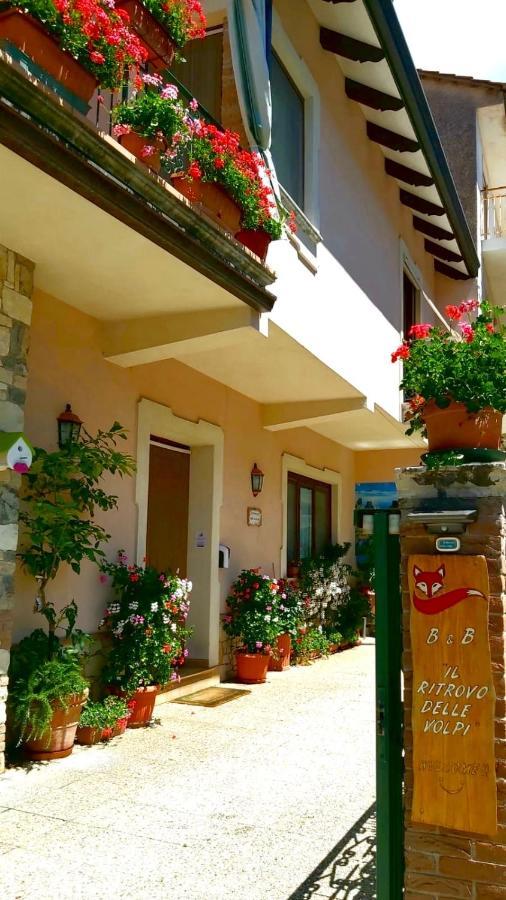 Il Ritrovo Delle Volpi Bed & Breakfast อาเจโรลา ภายนอก รูปภาพ