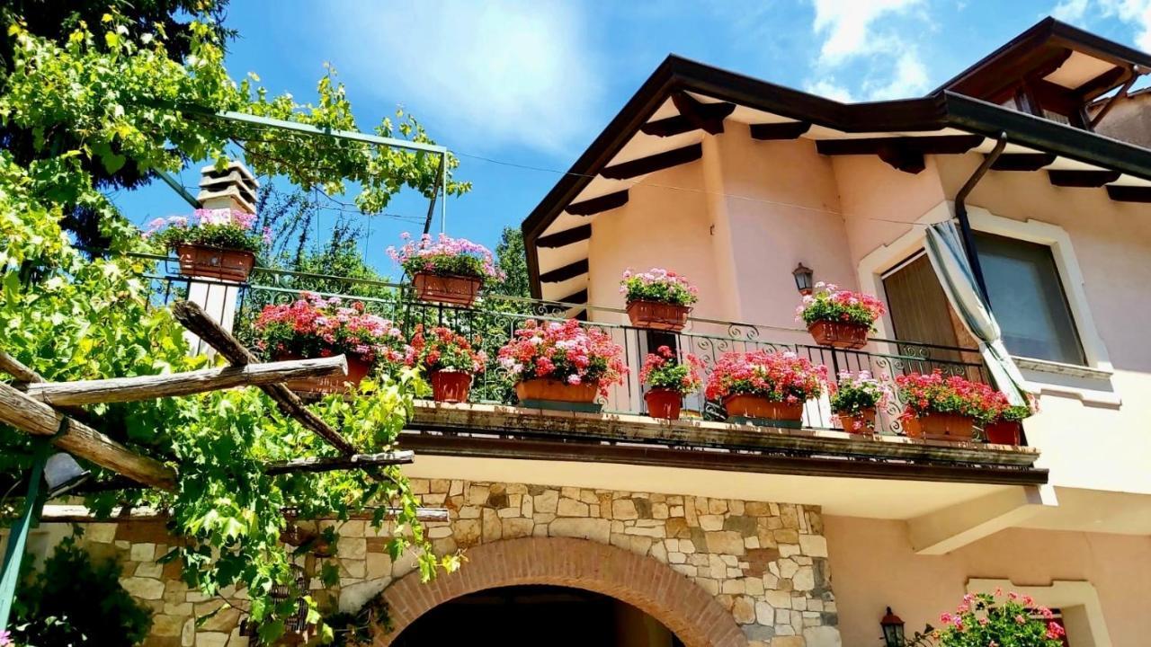 Il Ritrovo Delle Volpi Bed & Breakfast อาเจโรลา ภายนอก รูปภาพ