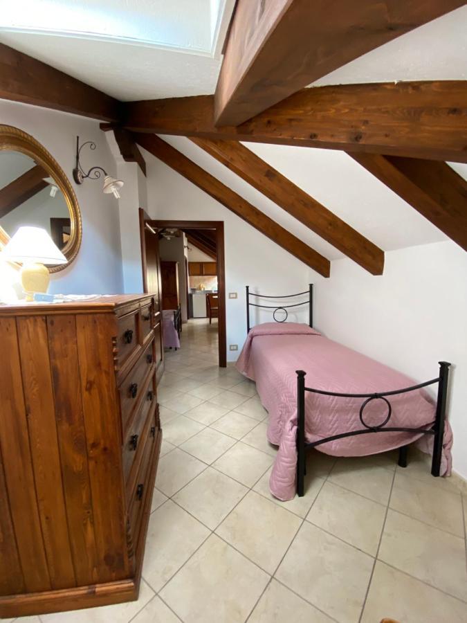 Il Ritrovo Delle Volpi Bed & Breakfast อาเจโรลา ภายนอก รูปภาพ