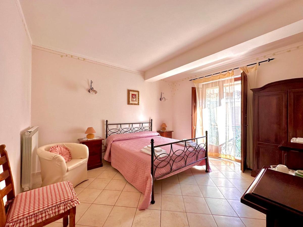 Il Ritrovo Delle Volpi Bed & Breakfast อาเจโรลา ภายนอก รูปภาพ