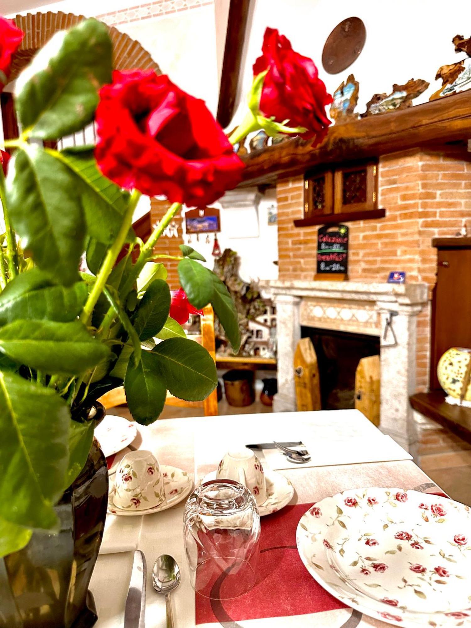 Il Ritrovo Delle Volpi Bed & Breakfast อาเจโรลา ภายนอก รูปภาพ