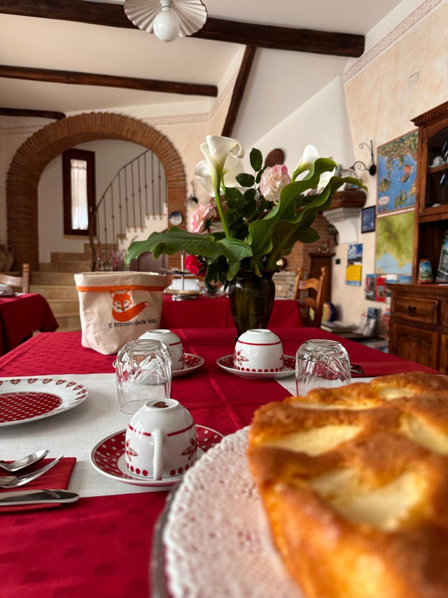 Il Ritrovo Delle Volpi Bed & Breakfast อาเจโรลา ภายนอก รูปภาพ