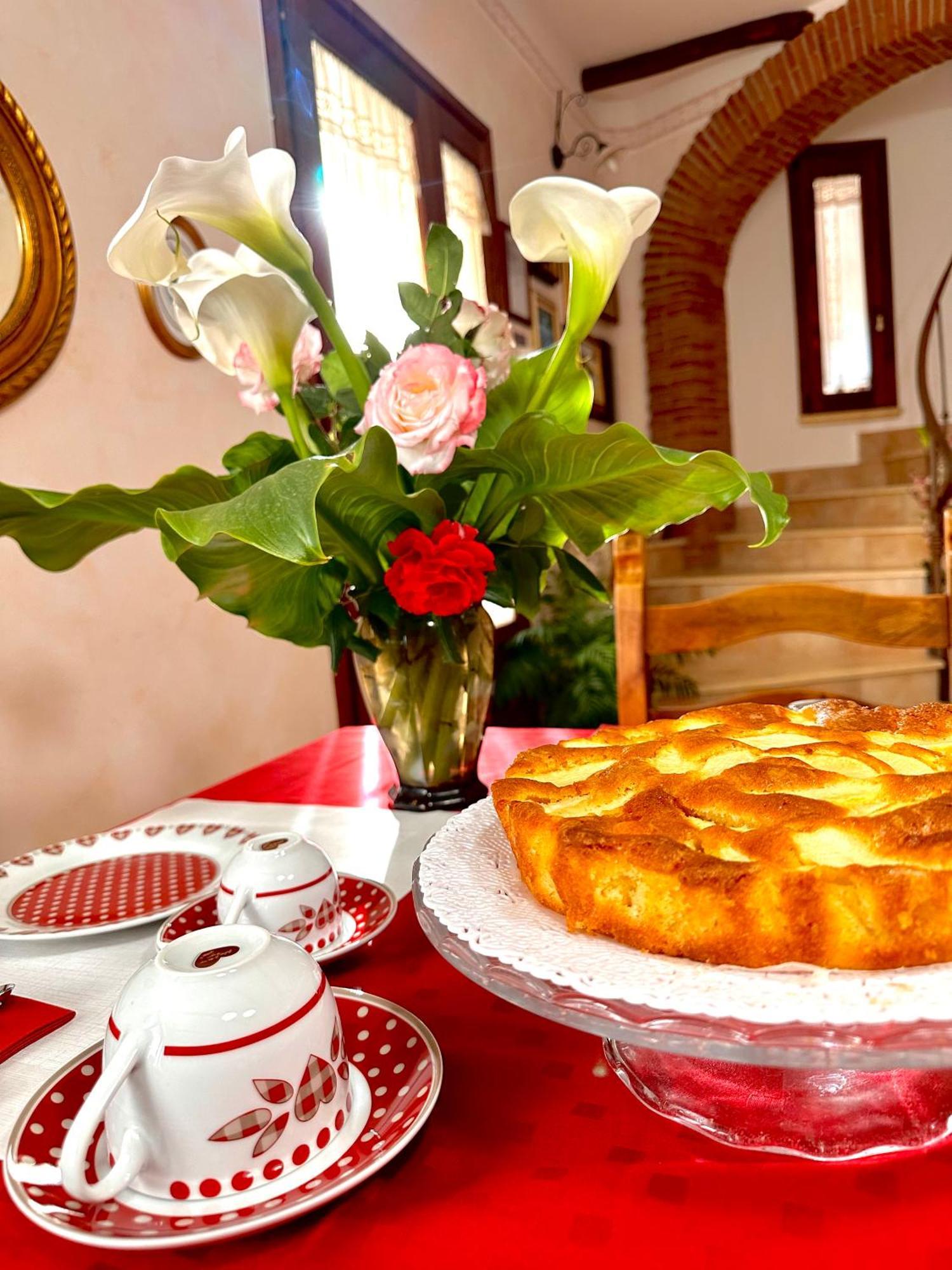 Il Ritrovo Delle Volpi Bed & Breakfast อาเจโรลา ภายนอก รูปภาพ