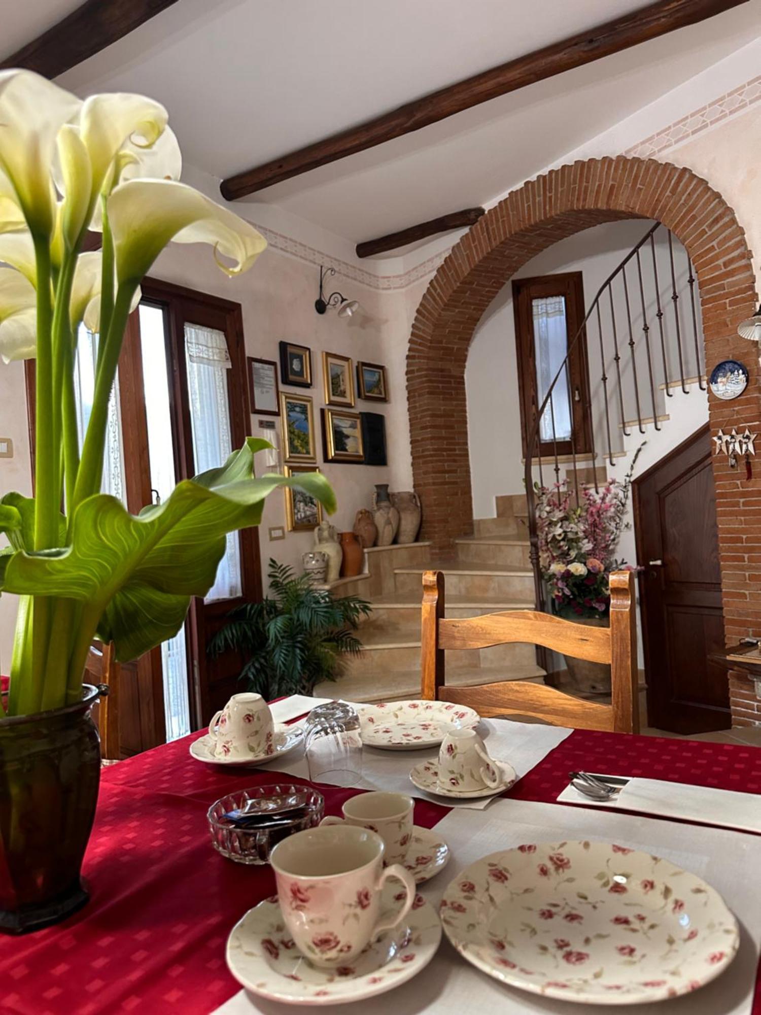 Il Ritrovo Delle Volpi Bed & Breakfast อาเจโรลา ภายนอก รูปภาพ