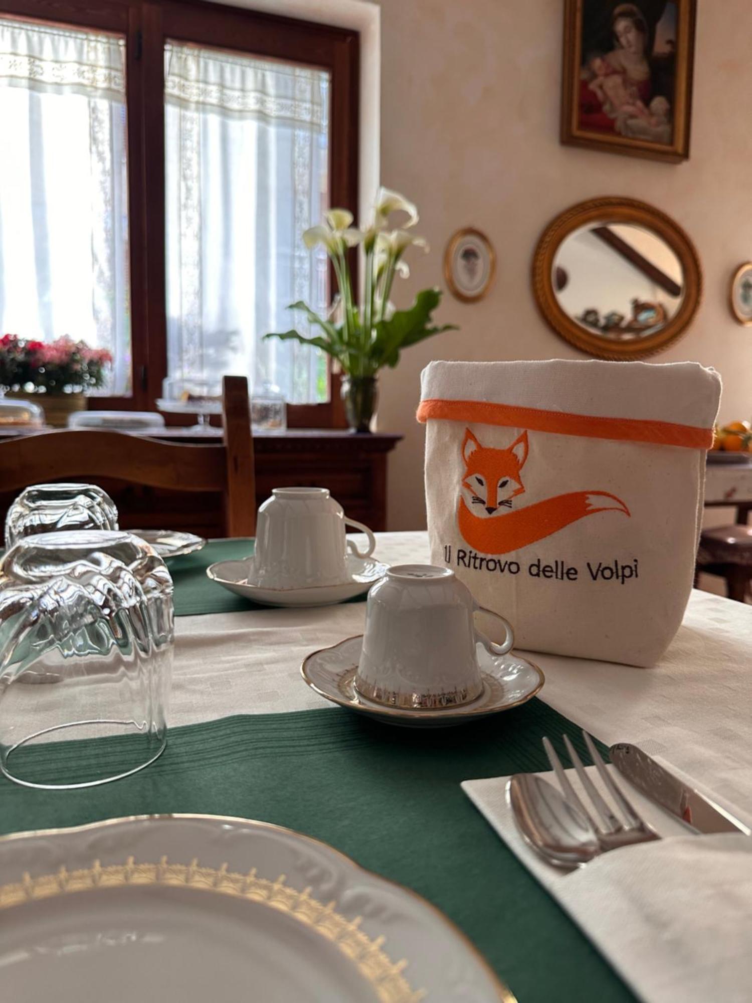Il Ritrovo Delle Volpi Bed & Breakfast อาเจโรลา ภายนอก รูปภาพ