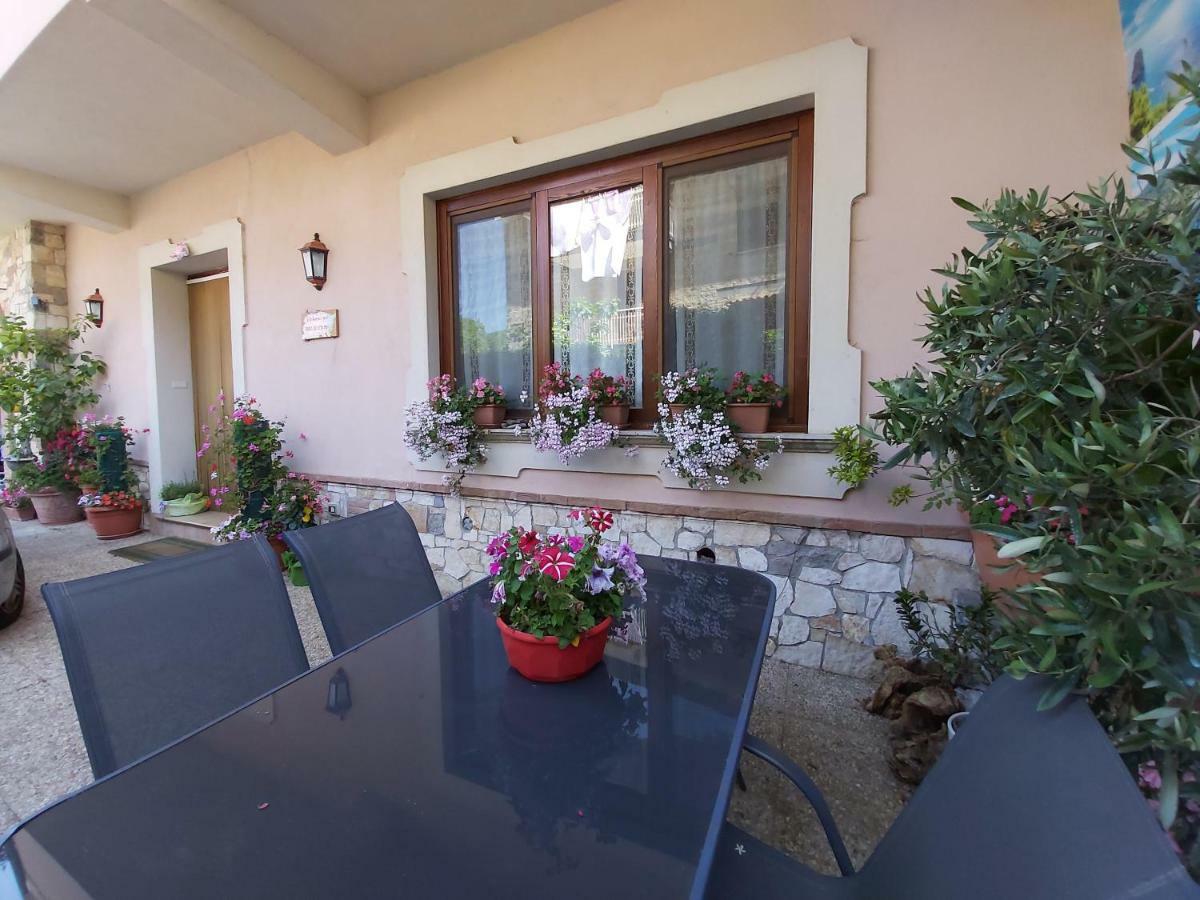 Il Ritrovo Delle Volpi Bed & Breakfast อาเจโรลา ภายนอก รูปภาพ